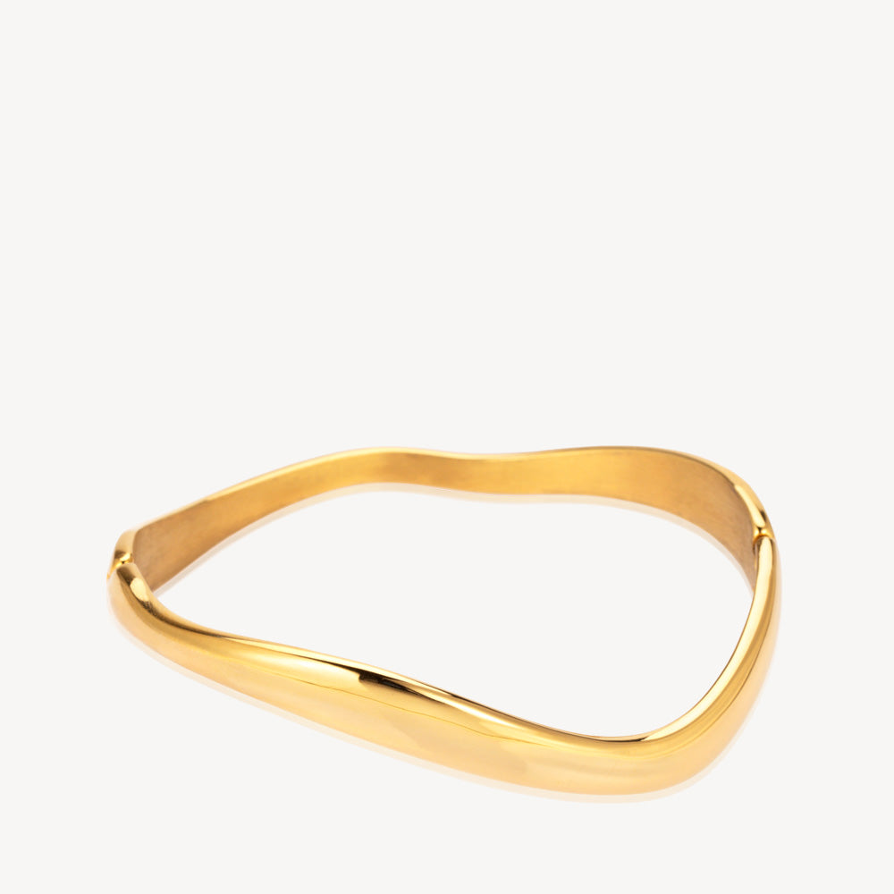 Forgyldt Bølgearmbånd – Elegant Guld Smykke til Håndleddet