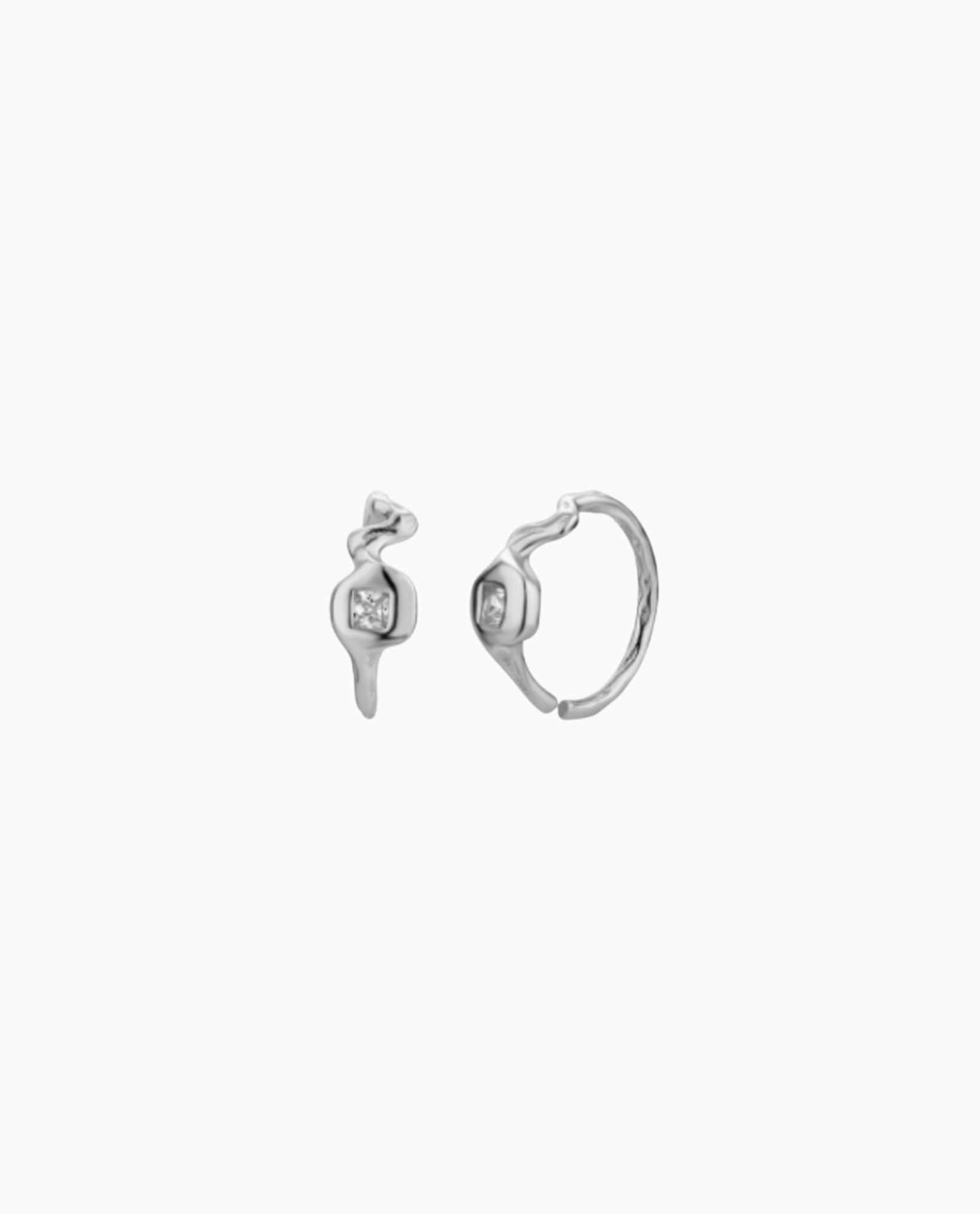 Eira Petite Hoops Sølv - Nava Copenhagen Øreringe  - 05715461002481
