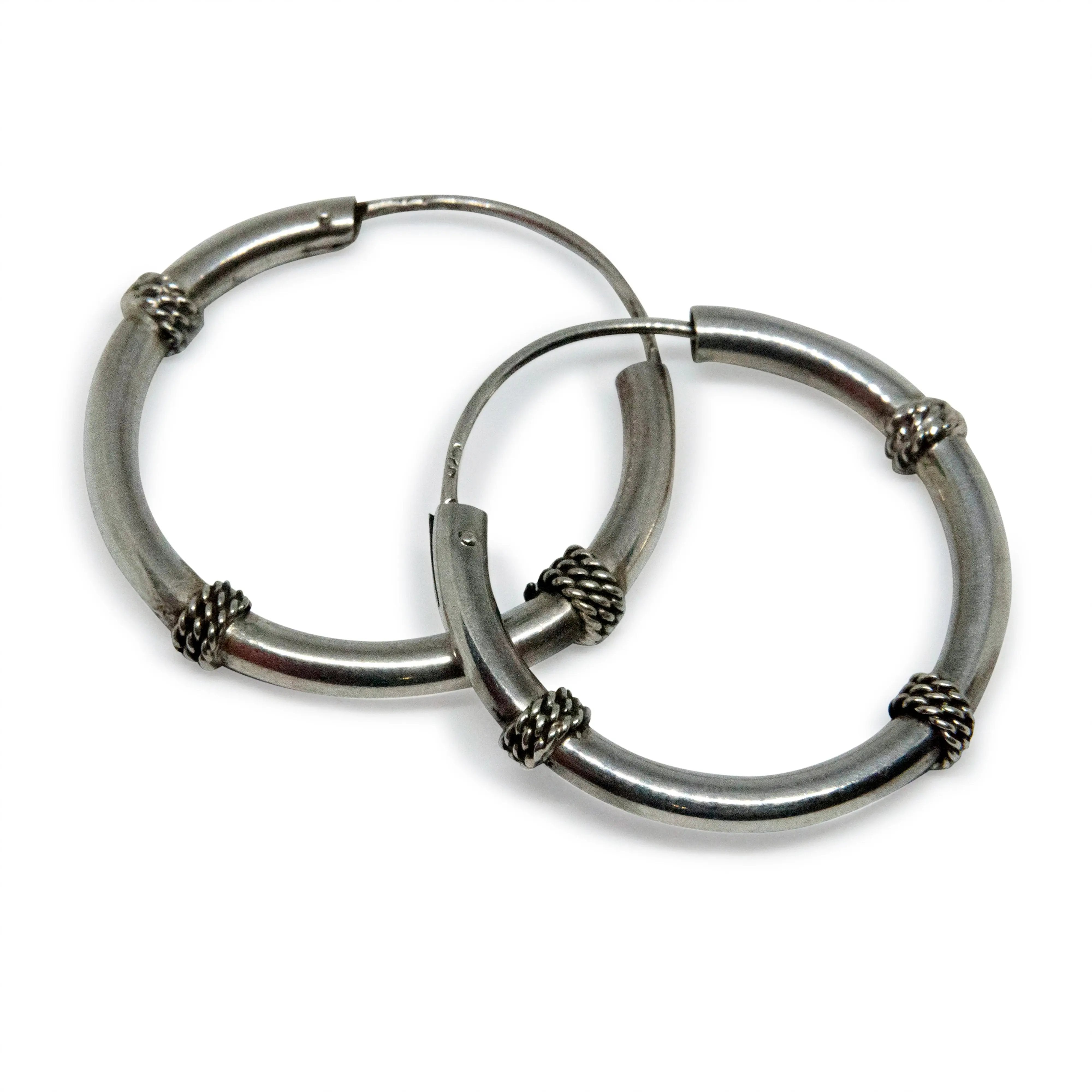 Sølv Hoops Med Tre Snoede Viklinger Sterling 31mm - Øreringe - 05740034068137