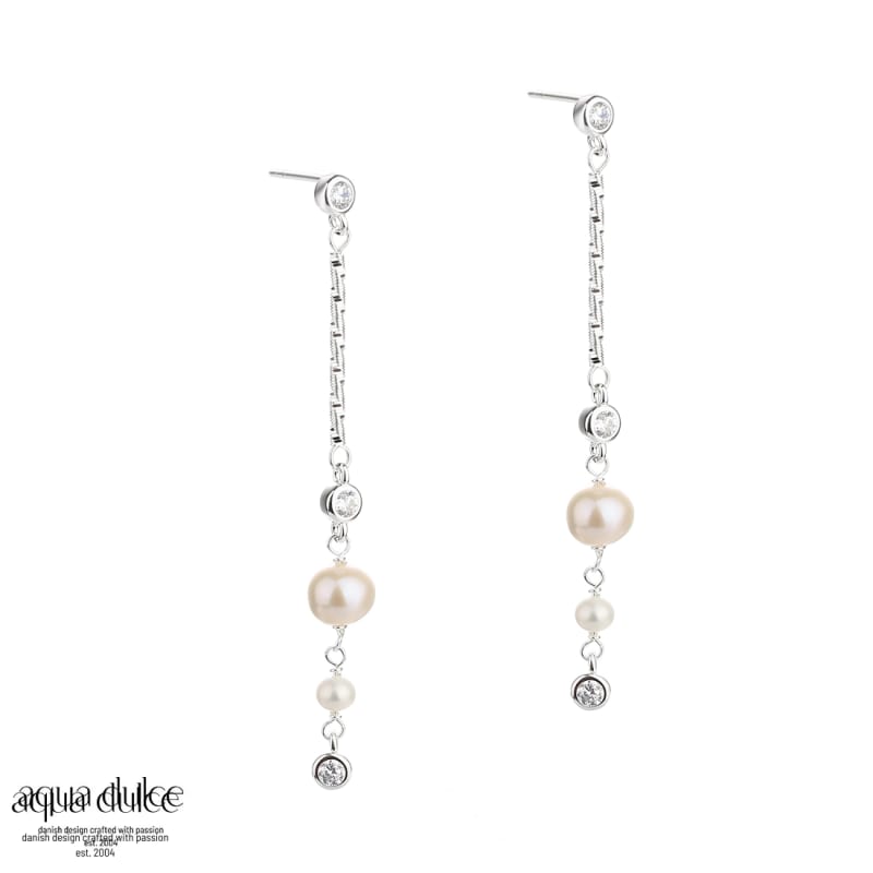 Hvid Pretty Pearl Long Ørestikker Sterling Sølv Med Zirkonia & E Ferskvandsperler Forskellige - Aqua Dulce Ørestikkere  - 5740013851170