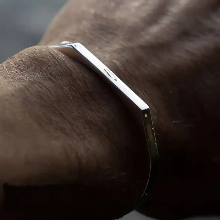 Steel Edge Bangle Minimalistisk Herrearmbånd Pvd Belagt 18k - Armbånd