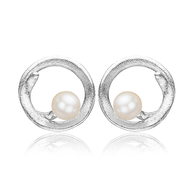 Hvid Ørestikker Med E Ferskvandsperler - Blicherfuglsang Ørestikkere