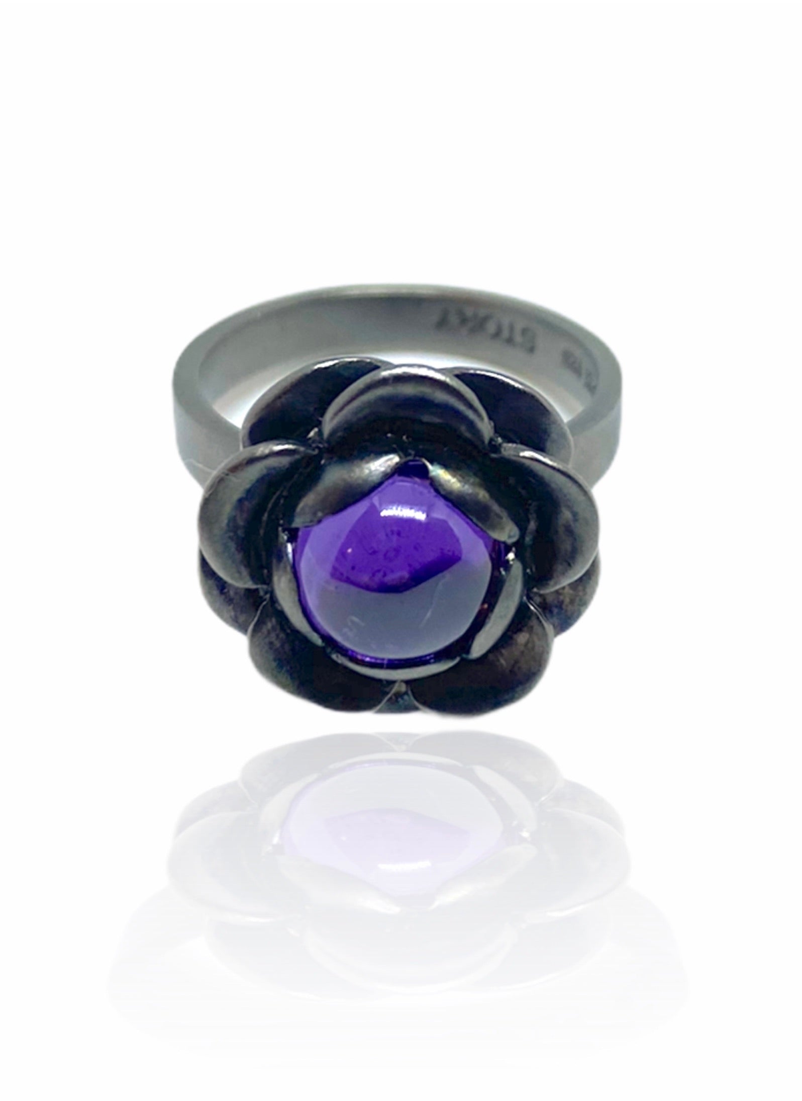 Kranz & Ziegler Outlet & Blomster Story Ring Med Cabochon Slebet Sten - Fingerringe - 1233690134574
