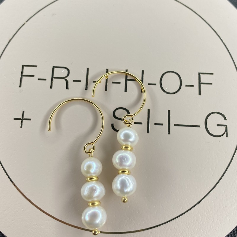 Hvid Fra Friihof Siig Gold White Pearl Trible - Friihof + Siig Øreringe